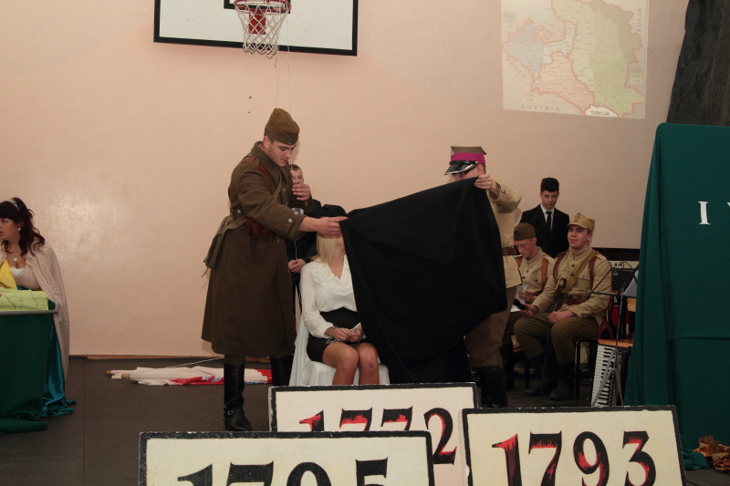Apel z okazji 11 listopada r.szk. 2013/2014 autor: ZST Kolno, LO Kolno, LP Kolno 