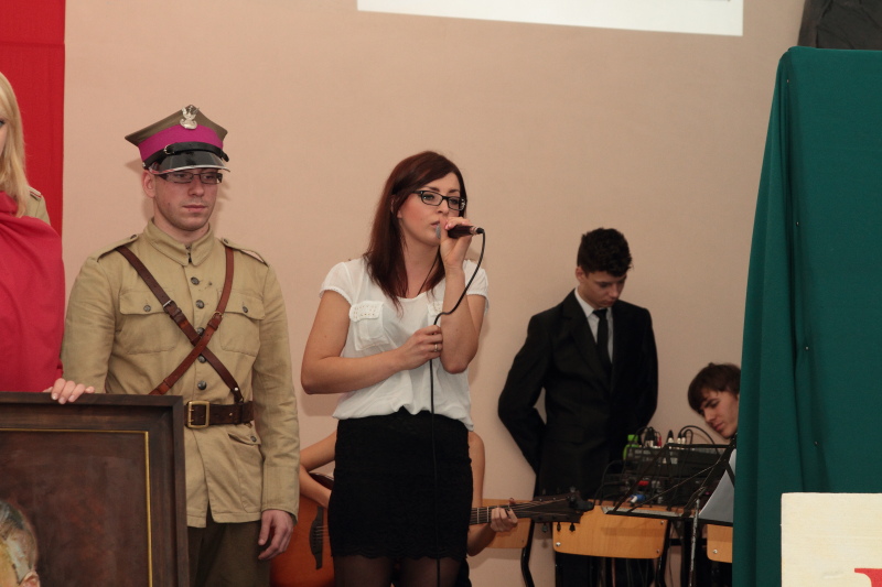 Apel z okazji 11 listopada r.szk. 2013/2014 autor: ZST Kolno, LO Kolno, LP Kolno 