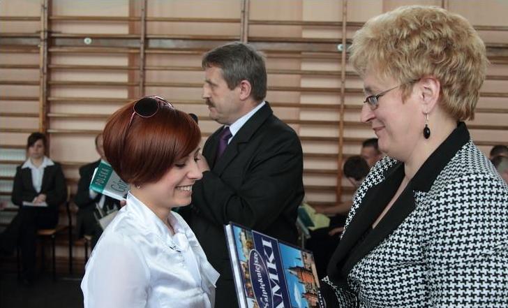 Po�egnanie klas maturalnych oraz uroczysto�� 3 maja w ZST w Kolnie rok szkolny 2009/2010
 autor: ZST Kolno, LO Kolno, LP Kolno 