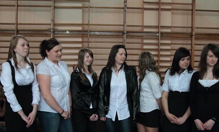 Po�egnanie klas maturalnych oraz uroczysto�� 3 maja w ZST w Kolnie rok szkolny 2009/2010
 autor: ZST Kolno, LO Kolno, LP Kolno 
