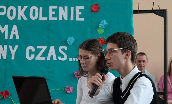 Po�egnanie klas maturalnych oraz uroczysto�� 3 maja w ZST w Kolnie rok szkolny 2009/2010
 autor: ZST Kolno, LO Kolno, LP Kolno 