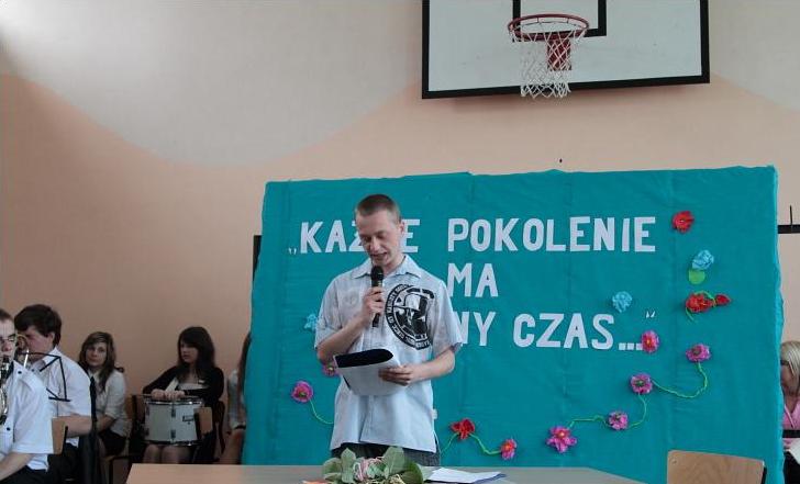 Po�egnanie klas maturalnych oraz uroczysto�� 3 maja w ZST w Kolnie rok szkolny 2009/2010
 autor: ZST Kolno, LO Kolno, LP Kolno 