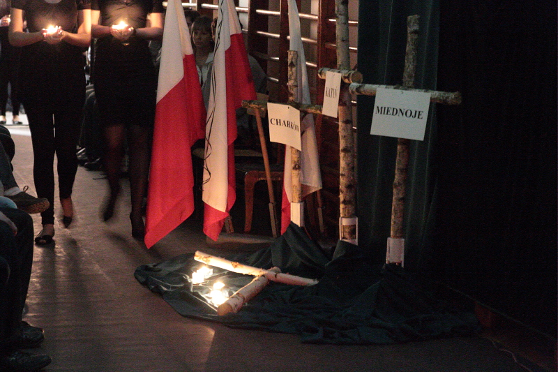 W ho�dzie ofiarom Katynia- 70 rocznica zbrodni katy�skiej autor: ZST Kolno, LO Kolno, LP Kolno 