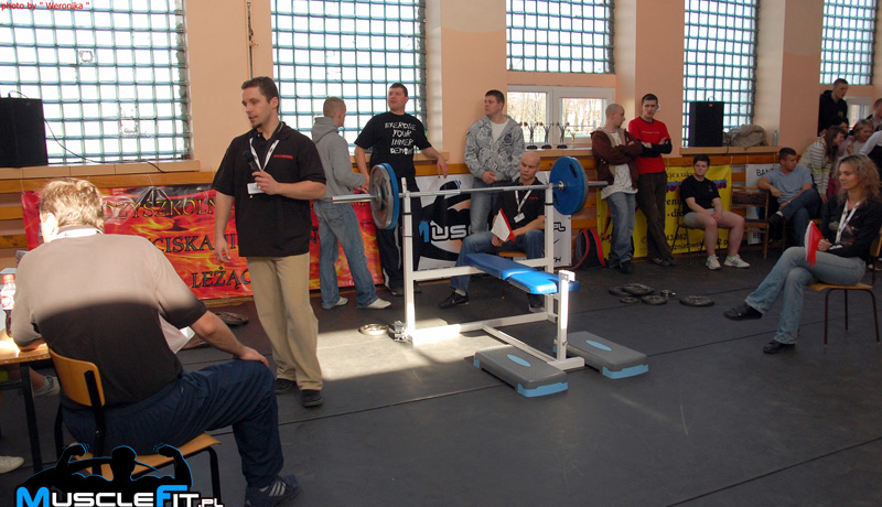 II Mi�dzyszkolne Mistrzostwa w Wyciskaniu Sztangi Le��c
 autor: ZST Kolno, LO Kolno, LP Kolno 