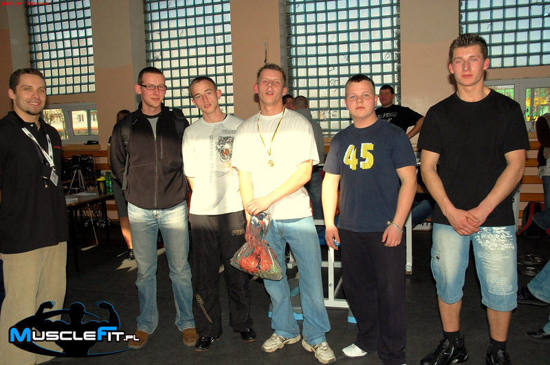 II Mi�dzyszkolne Mistrzostwa w Wyciskaniu Sztangi Le��c
 autor: ZST Kolno, LO Kolno, LP Kolno 