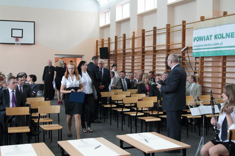 Wmurowanie kamienia w�gielnego w ZST autor: ZST Kolno, LO Kolno, LP Kolno 