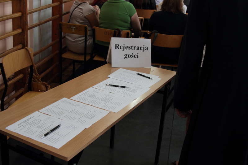 Wmurowanie kamienia w�gielnego w ZST autor: ZST Kolno, LO Kolno, LP Kolno 