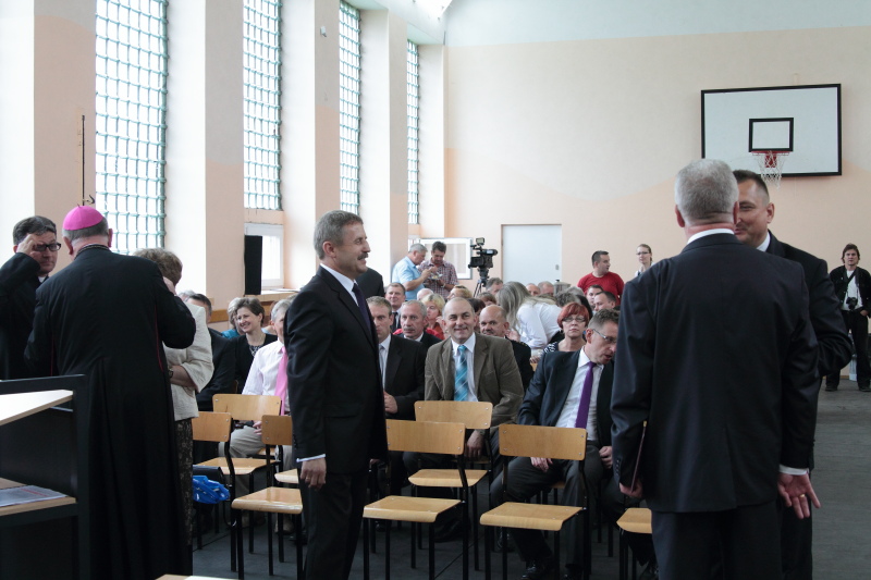 Wmurowanie kamienia w�gielnego w ZST autor: ZST Kolno, LO Kolno, LP Kolno 