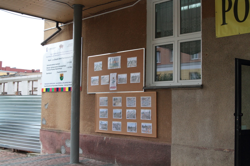 Wmurowanie kamienia w�gielnego w ZST autor: ZST Kolno, LO Kolno, LP Kolno 