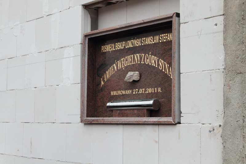 Wmurowanie kamienia w�gielnego w ZST autor: ZST Kolno, LO Kolno, LP Kolno 