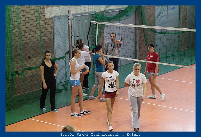 Mecz siatk�wki ZST Kolno kontra LO 'Mickiewicz' -Kolno 2010r. autor: ZST Kolno, LO Kolno, LP Kolno 