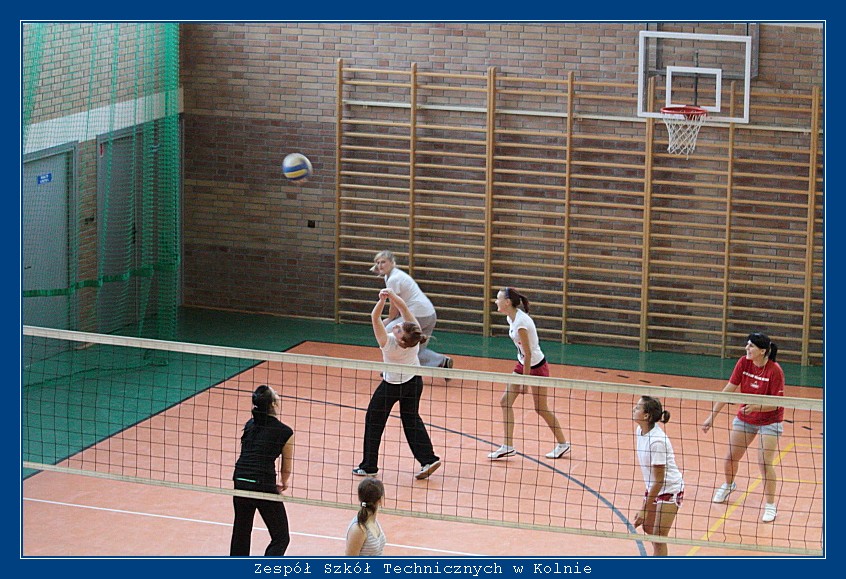 Mecz siatk�wki ZST Kolno kontra LO 'Mickiewicz' -Kolno 2010r. autor: ZST Kolno, LO Kolno, LP Kolno 