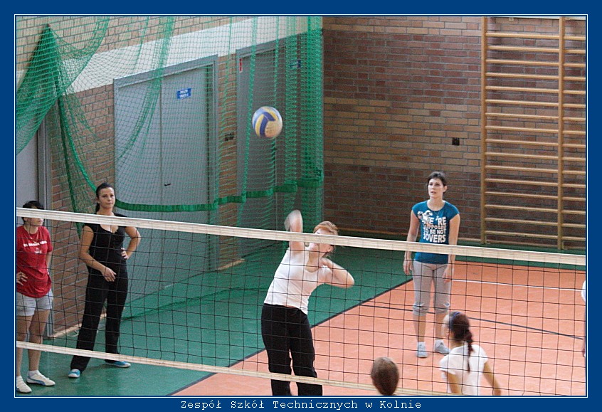Mecz siatk�wki ZST Kolno kontra LO 'Mickiewicz' -Kolno 2010r. autor: ZST Kolno, LO Kolno, LP Kolno 