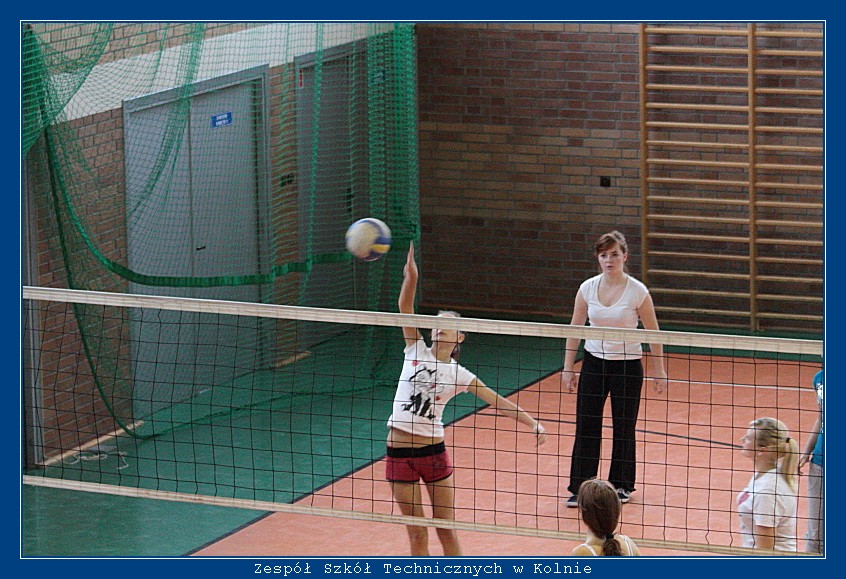 Mecz siatk�wki ZST Kolno kontra LO 'Mickiewicz' -Kolno 2010r. autor: ZST Kolno, LO Kolno, LP Kolno 
