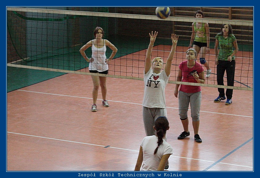 Mecz siatk�wki ZST Kolno kontra LO 'Mickiewicz' -Kolno 2010r. autor: ZST Kolno, LO Kolno, LP Kolno 