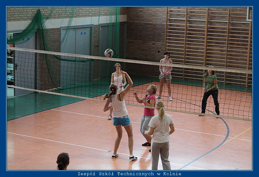 Mecz siatk�wki ZST Kolno kontra LO 'Mickiewicz' -Kolno 2010r. autor: ZST Kolno, LO Kolno, LP Kolno 