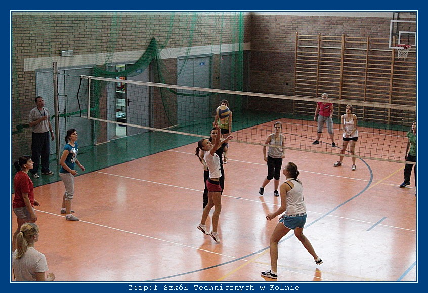 Mecz siatk�wki ZST Kolno kontra LO 'Mickiewicz' -Kolno 2010r. autor: ZST Kolno, LO Kolno, LP Kolno 