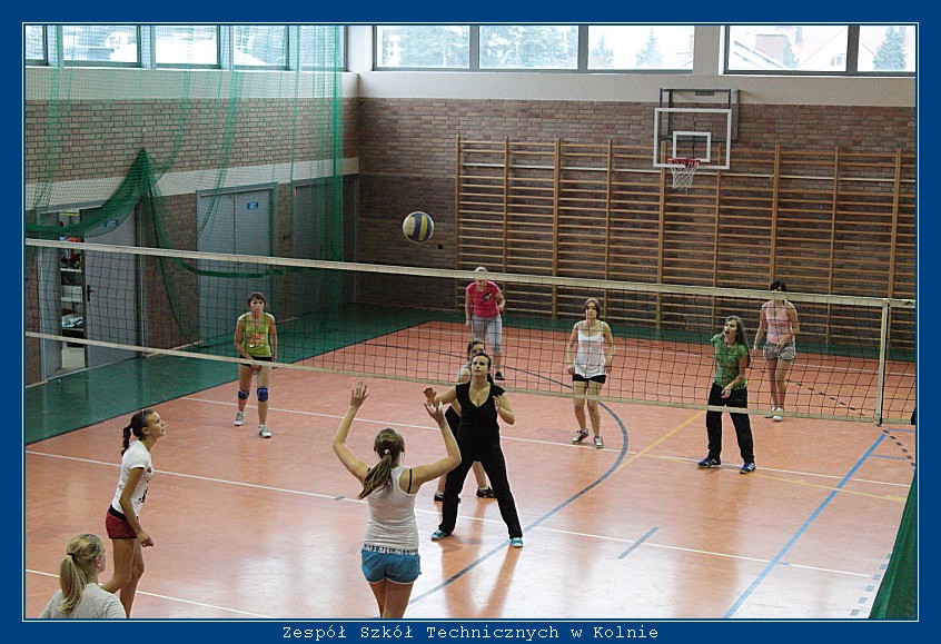 Mecz siatk�wki ZST Kolno kontra LO 'Mickiewicz' -Kolno 2010r. autor: ZST Kolno, LO Kolno, LP Kolno 