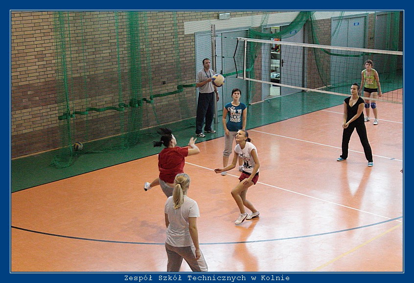 Mecz siatk�wki ZST Kolno kontra LO 'Mickiewicz' -Kolno 2010r. autor: ZST Kolno, LO Kolno, LP Kolno 