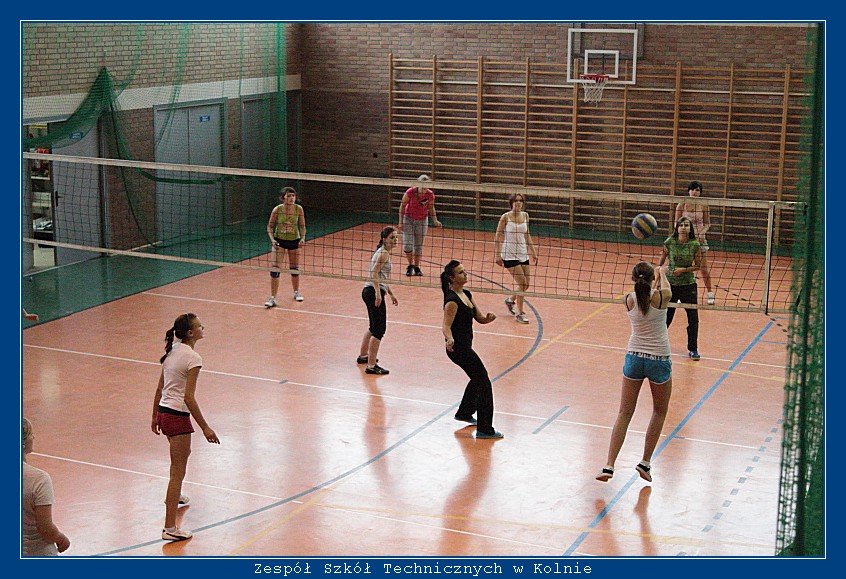 Mecz siatk�wki ZST Kolno kontra LO 'Mickiewicz' -Kolno 2010r. autor: ZST Kolno, LO Kolno, LP Kolno 