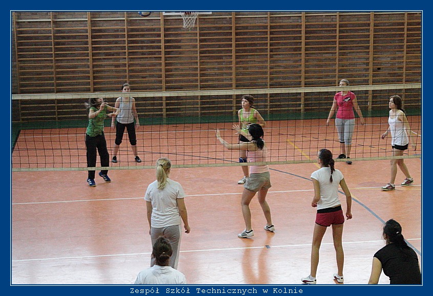 Mecz siatk�wki ZST Kolno kontra LO 'Mickiewicz' -Kolno 2010r. autor: ZST Kolno, LO Kolno, LP Kolno 