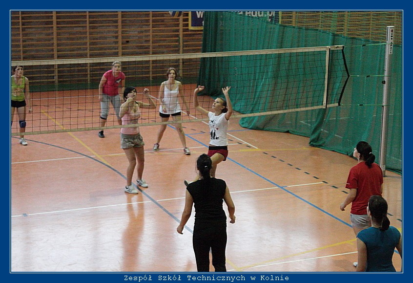 Mecz siatk�wki ZST Kolno kontra LO 'Mickiewicz' -Kolno 2010r. autor: ZST Kolno, LO Kolno, LP Kolno 