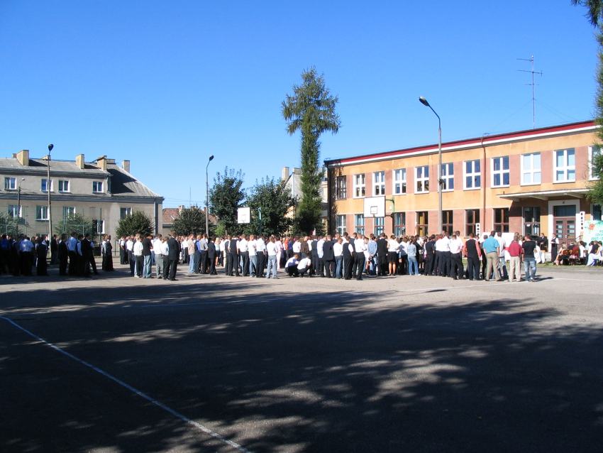 Rozpocz�cie roku szkolnego 2005/2006
 autor: ZST Kolno, LO Kolno, LP Kolno 