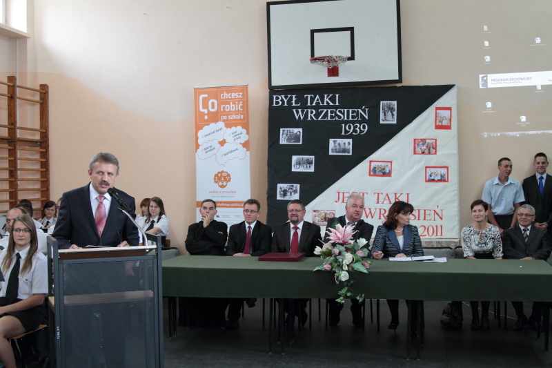 Rozpocz�cie roku szkolnego 2011/2012 autor: ZST Kolno, LO Kolno, LP Kolno 