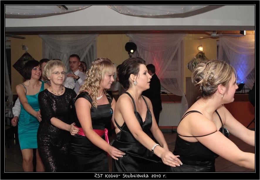 Studni�wka w ZST w Kolnie 2010 r.

 autor: ZST Kolno, LO Kolno, LP Kolno 