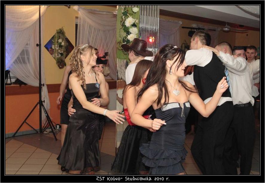 Studni�wka w ZST w Kolnie 2010 r.

 autor: ZST Kolno, LO Kolno, LP Kolno 