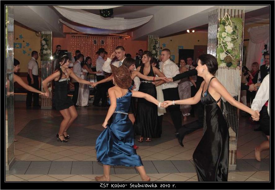 Studni�wka w ZST w Kolnie 2010 r.

 autor: ZST Kolno, LO Kolno, LP Kolno 