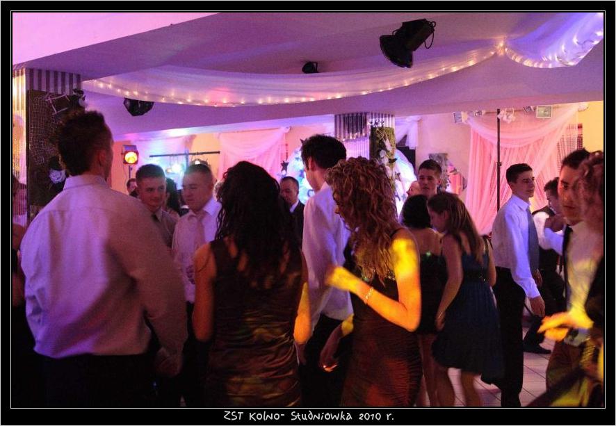 Studni�wka w ZST w Kolnie 2010 r.

 autor: ZST Kolno, LO Kolno, LP Kolno 