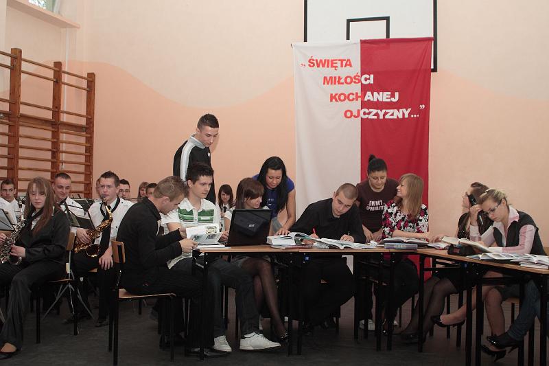 Uroczysto�� 3 Maja- ZST Kolno
 autor: ZST Kolno, LO Kolno, LP Kolno 