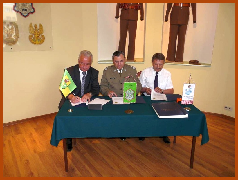Podpisanie listu intencyjnego z WAT 2011r autor: ZST Kolno, LO Kolno, LP Kolno 