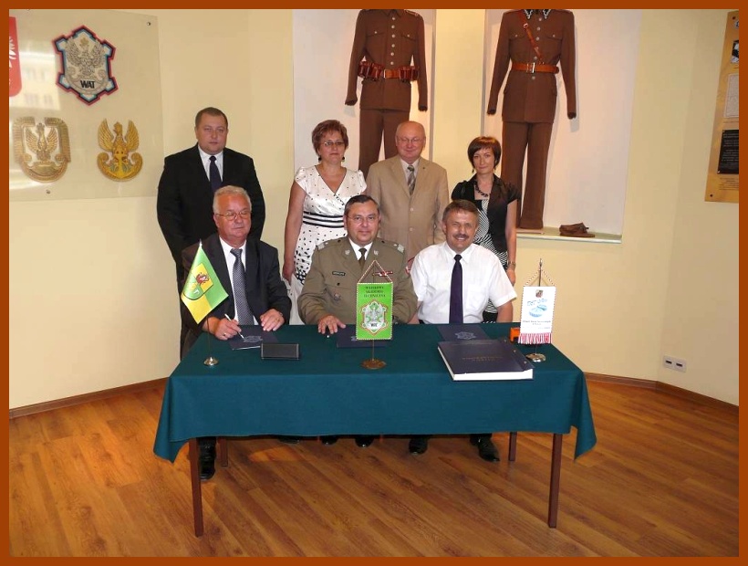 Podpisanie listu intencyjnego z WAT 2011r autor: ZST Kolno, LO Kolno, LP Kolno 