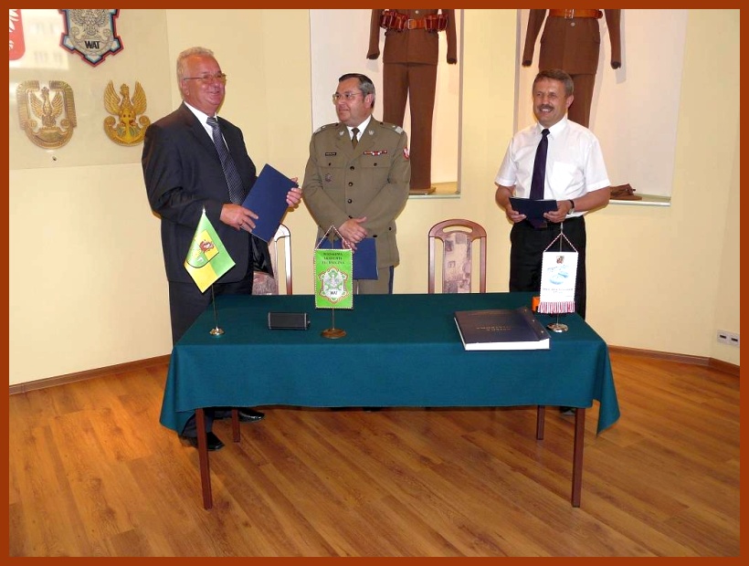 Podpisanie listu intencyjnego z WAT 2011r autor: ZST Kolno, LO Kolno, LP Kolno 