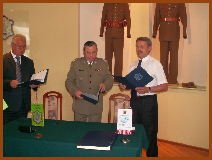 Podpisanie listu intencyjnego z WAT 2011r autor: ZST Kolno, LO Kolno, LP Kolno 