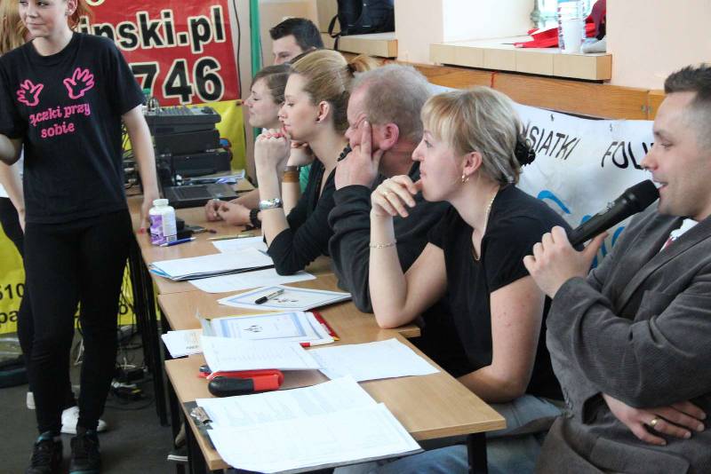 IV Mi�dzyszkolne Mistrzostwa w Wyciskaniu Sztangi Le��c 2012 autor: ZST Kolno, LO Kolno, LP Kolno 