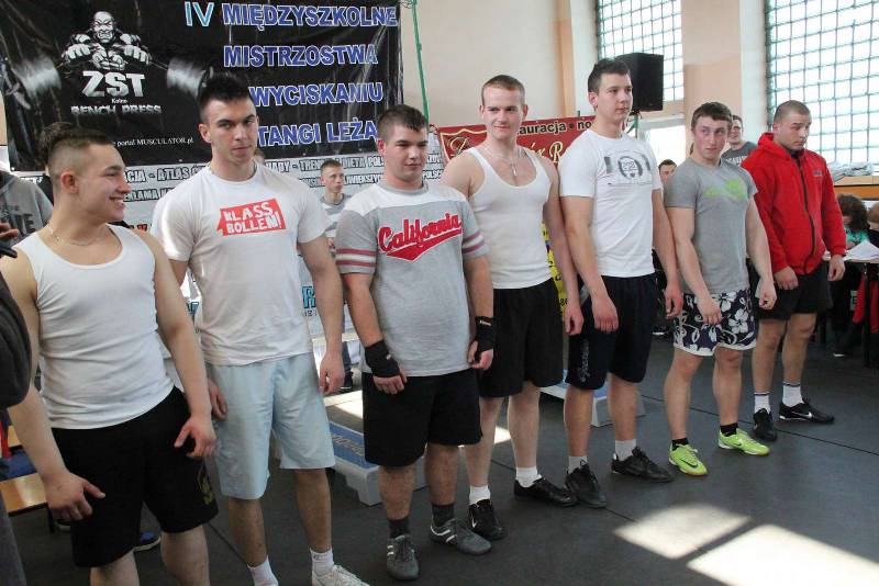 IV Mi�dzyszkolne Mistrzostwa w Wyciskaniu Sztangi Le��c 2012 autor: ZST Kolno, LO Kolno, LP Kolno 